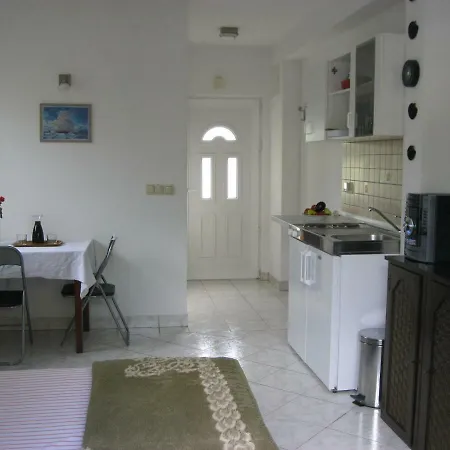 Seaside For 2 P Τρογκίρ